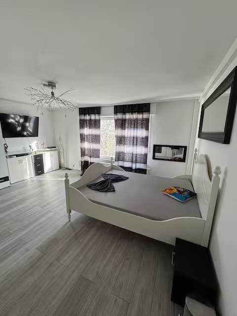 3 Zimmer Wohnung in der Stadt mit Balkon